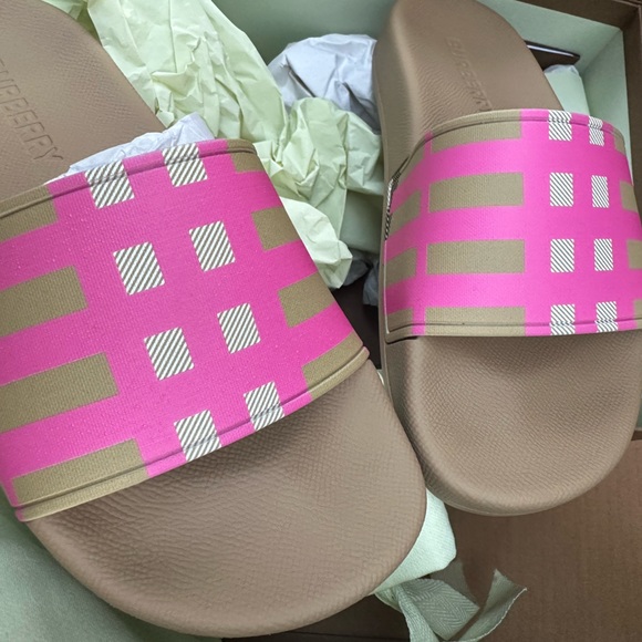 Pink Burberry Slides - Picture 3 of 4